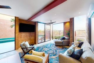 Luxury House with Private Pool, Ocean View, inviting Balcony & Elegant charm - 6