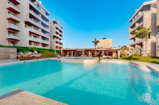 Stunning 2 BR - Pool - Awesome amenities - 0