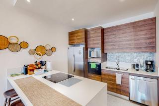 Stunning 2 BR - Pool - Awesome amenities - 7