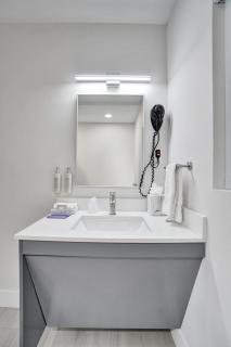 Accessible King Suite at Botanica - 1