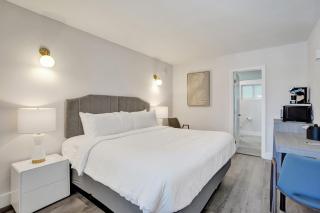 Ocean Blvd King Escape at Botanica Suite - 6
