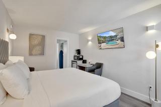 Fort Lauderdale King Suite at Botanica - 4