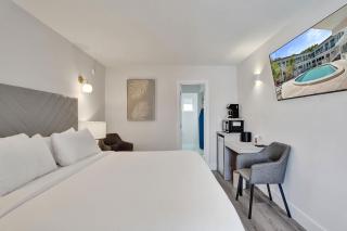 Ocean Blvd King Suite in Fort Lauderdale - 5