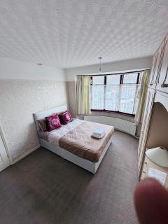 Bright Double Room Opposite Wollaton Hall & Deer Park , Free Parking - 2