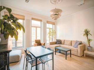 Charming Bright Stone Lodge - 8