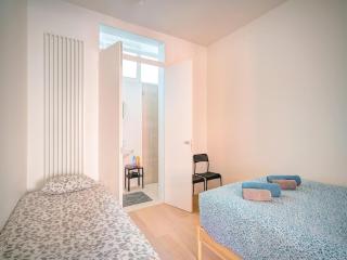 Charming Bright Stone Lodge - 8