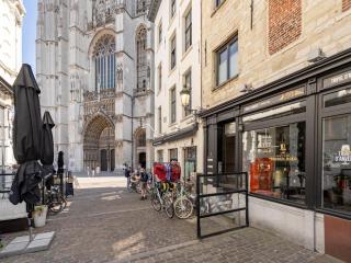 Spacious 11-person stay in Antwerp - 7