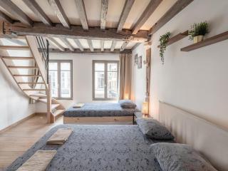 Spacious 11-person stay in Antwerp - 6
