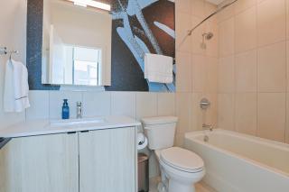 Rooftop Hot Tub | 2BD Penthouse DT | Harbour Views - 1