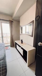 Mall connected cosmo mansions thamrin city mall best option best location one bedroom stylish furniture flat with balcony economical perfect vocational apartment super comfortable - 9