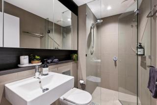 2Bdrm Apt with Lge Terrace near Sthn Cross Station - 3