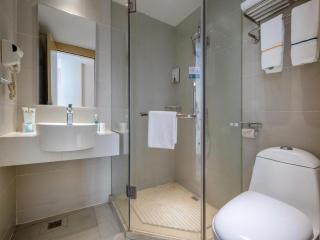 City Comfort Inn Hezhou High Speed Railway Station - 1