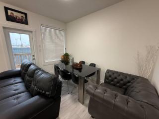 Elegant Private Room with En-suite in Central Edmonton - 8