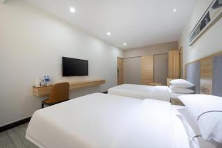 JTOUR Inn Zhanjiang Poly Yuandian Plaza - 1