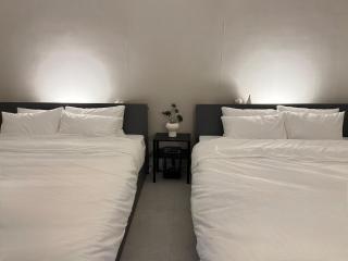 3-minute walk to Seowon Station, 2 Rooms, 10 minutes to Sillim Station, 25 minutes to Hongik University Station & Gangnam Station, 30 minutes to Yongsan Station - 0