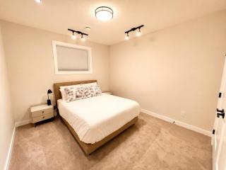 Banff Gateway Walkout Suite with Patio & Bow River - 8