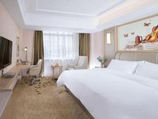 Vienna Hotel Guangxi Zhongshan Central Plaza West High-Speed Railway Station - 1