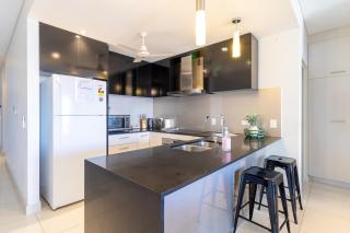 Central City 3 Bed Apt, Pool, 2 FREE secured parks - 6