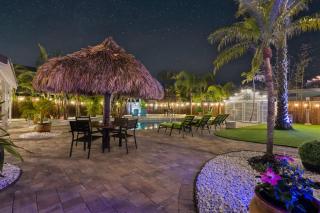 Coconut Grove Resort - 6
