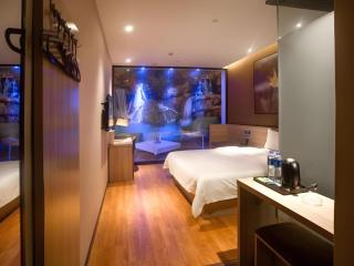 GreenTree Alliance Hotel Chongqing Fortune Plaza Xingfu Square Guangdianyuan Light Rail Station - 2
