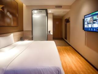 GreenTree Alliance Hotel Chongqing Fortune Plaza Xingfu Square Guangdianyuan Light Rail Station - 2