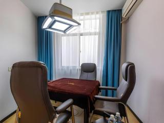 VX Hotel Wuhan Optics Valley Yangjia Bay Metro Station - 1