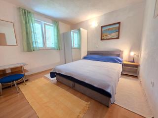 ZYMPRESSE NV 1 Apartment with sea view, 70m from the beach - 1