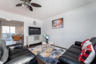 Cozy family House Free Banff Park Pass !4 Bed rooms 4Queen Bed plus kids play Room large back yard new AC 8-9 car free parking space - 7