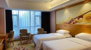 Vienna Hotel Guangdong Xinyi Jiaoyucheng River View - 7