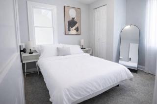 2 Stylish Units +Game Room Near Airport & Downtown - 5