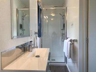 Bay Cabinz Motel - 4