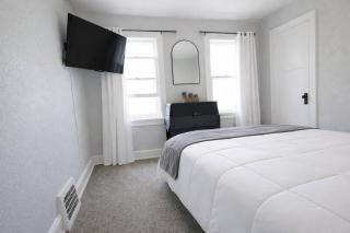 Modern Luxury Retreat Near airport&Lake & DT - 0