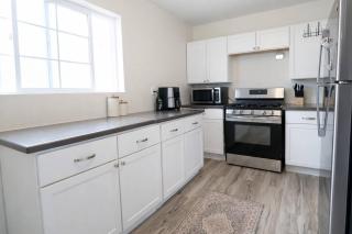 Modern Luxury Retreat Near airport&Lake & DT - 3