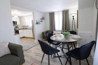 Game Room + Pool Table Near Lake & Airport & DT - 1