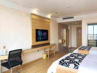 GreenTree Inn Urumqi Airport Tianyi International City - 3