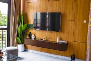 Natural Light Apt with WiFi and Washing Machine - 9