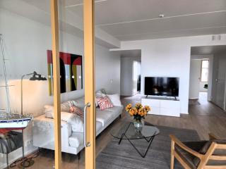 Stunning, brand new sea-view apartment with 3 bedrooms - 2
