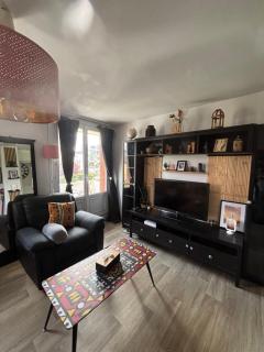Bel appartement spacieux ,convivial de 3 chambres avec parking privé sécure - 5
