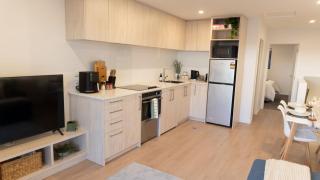 Urban Escape Modern 1BR with Spa, Sauna & Cold Plunge - 3