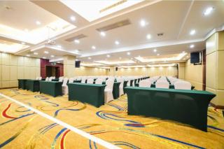 Wilson Holiday Hotel - 2