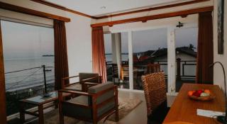 Cozzy Seaview Beach Resort - 3