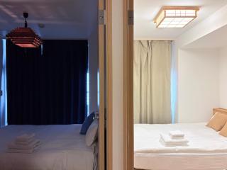 Shin no Kyo 608 - 2-Min Walk to Kuromon Market - Family Suite with 2 Bedrooms - 2 Toilets & 1 Bathroom - Heated Living Room Floor - Near Dotonbori - 3