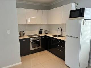 Modern Premium 1 Bedroom apartment in Dolphin Quay - 6