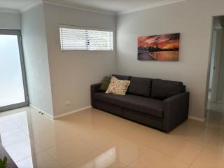 Modern Premium 1 Bedroom apartment in Dolphin Quay - 2