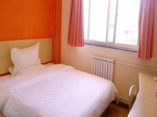 7 Days Inn Luzhou Commercial Pedestrian Street Center - 9
