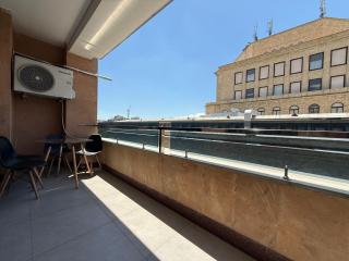 Luxury Apartment with Balcony by Republic Square - 8