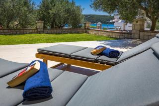 Seafront Family Apartment Una - Sunny Rab Island - 9