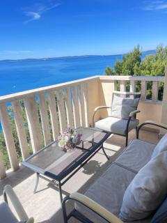 SUPER HORIZONT- Sea View Apartments with private Jacuzzi time & Free Parking - 9