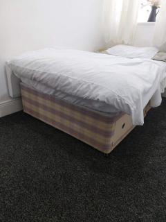 Apartment Sleeps 3 with Wifi - 2