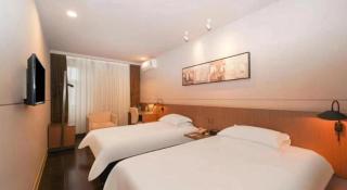 Jinjiang Inn Select Shanghai International Tourism and Resorts Zone Chuansha Road Subway Station - 4